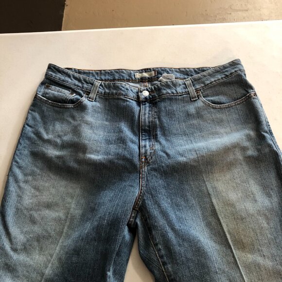 Levis 515 Boot Cut Jeans, Size 22M - Picture 2 of 12